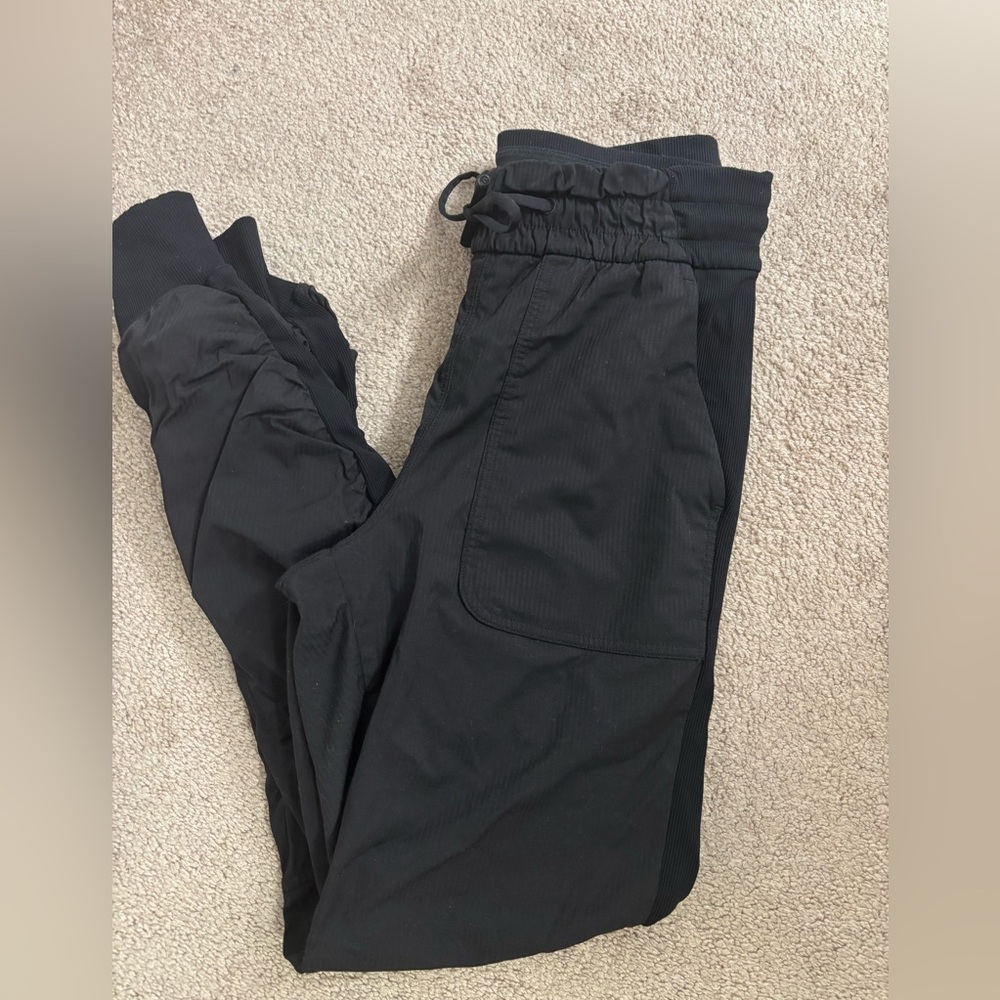 Lululemon women’s studio pant size 4